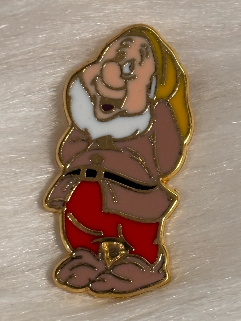 Disney Snow White & the Seven Dwarfs Sneezy Dwarf Pin